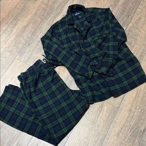 NWOT Stafford Cotton Plaid Green and Navy Flannel Sleepwear Set